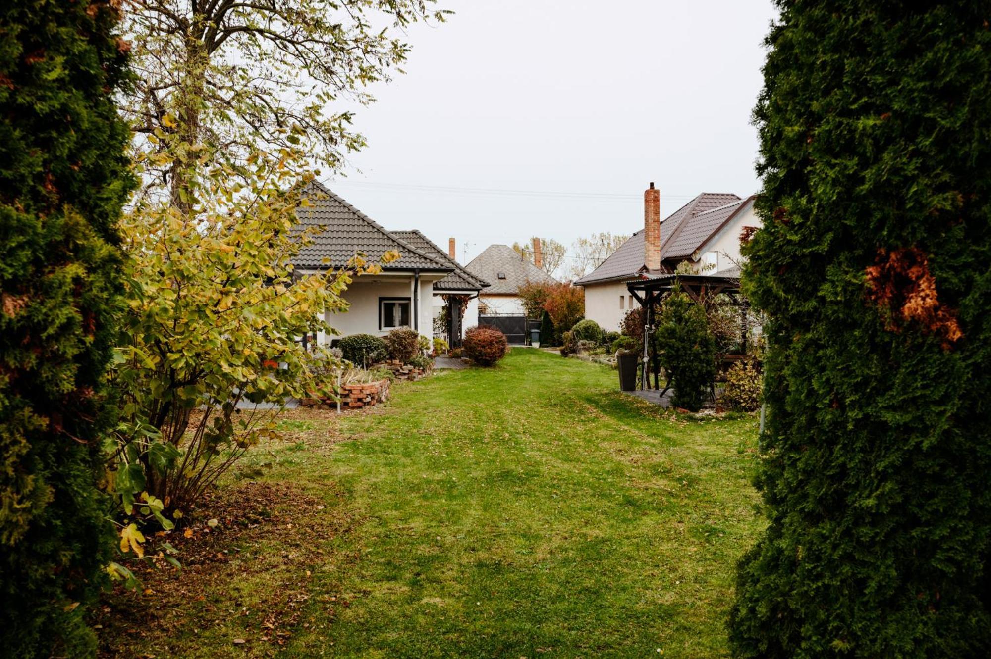 Big Garden House Villa Dunajská Streda Exterior photo